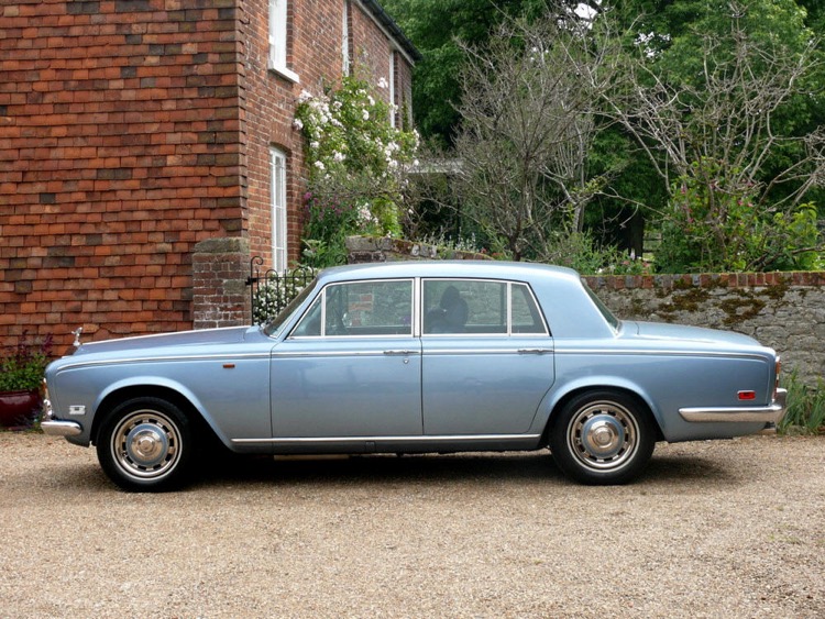 add a bit of Caribbean Blue from a Silver Shadow