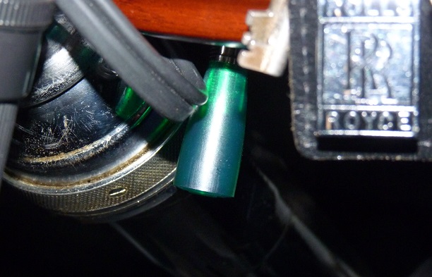 Indicator switch w greenish controllamp in handle