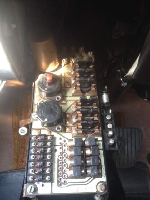 SRX6816-fuse-panel